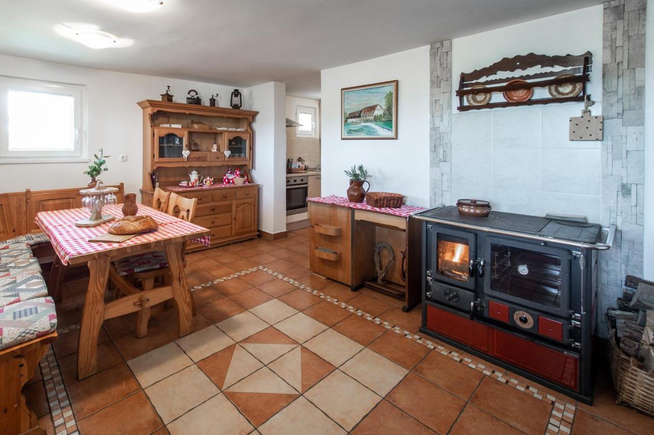 Zidanica Krstinc Villa Straza Bagian luar foto